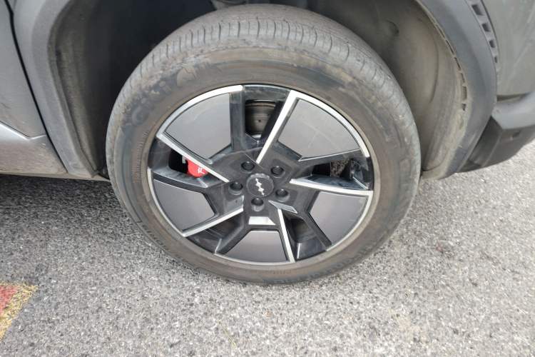 Used Formula Leopard Titanium 3 2025 501KM All-Wheel Drive Intelligent Driving Ultra Version
