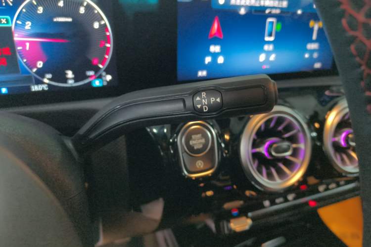 Used Mercedes-Benz A-Class 2025 A 200 L Fashion Model Gear Lever