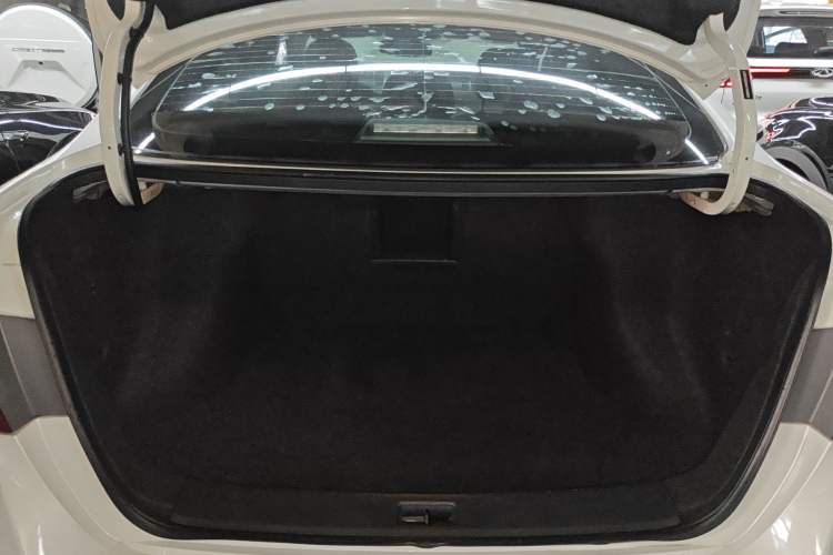 Used Nissan Sylphy 2019 1.6XV CVT Smart Connect Luxury Edition China VI Standard Trunk