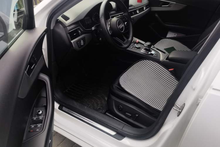 Used Audi A4L 2018 30th Anniversary Edition 40 TFSI Trendy Model Driver Seat