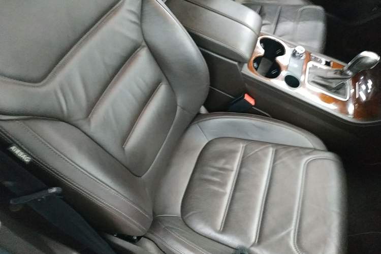 Used Volkswagen Touareg 2011 3.0 TSI Standard Version
