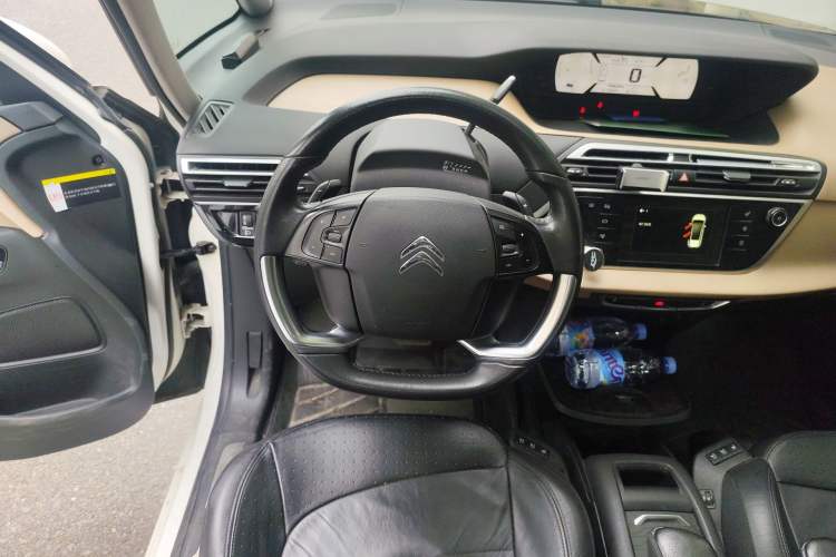 Used Citroen C4 Picasso 2015 1.6T Luxury 5-Seat Model Steering Wheel