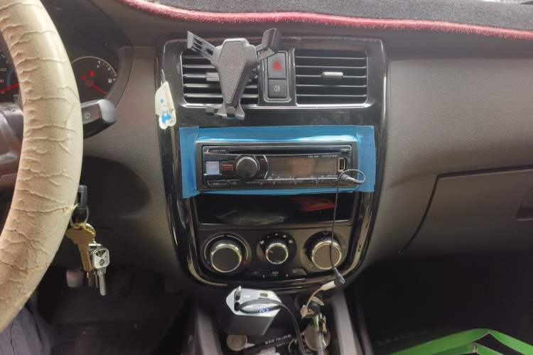 Used Wuling Rongguang V 2015 1.5L Standard Version Audio And AC Panel