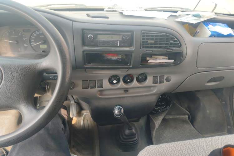 Used Ford Classic Transit 2013 2.8T Diesel Logistics Model with Short Wheelbase and Mid-Roof JX493ZLQ4