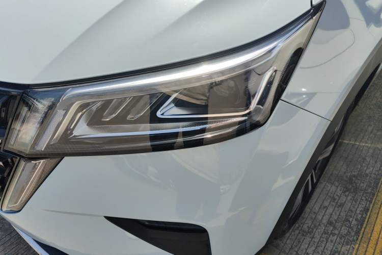 Used Wuling Asta 2022 2.0L DHT Electric-Speed Version
