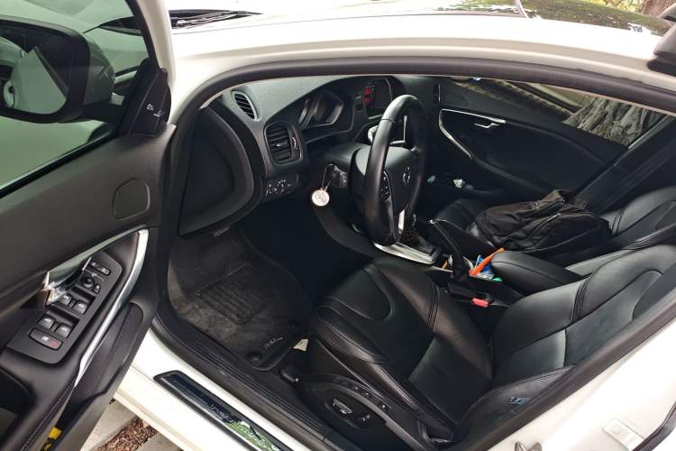 Used Volvo V40 2017 T3 Zhiya Edition