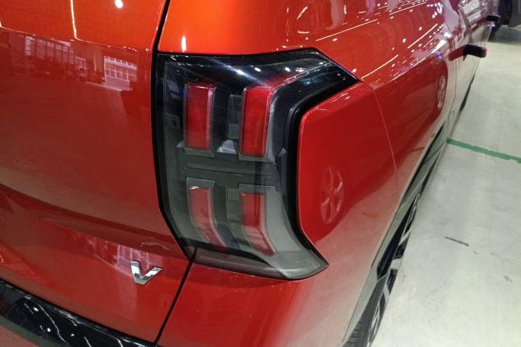 Used AION V 2024 Aion Tyrannosaurus 650 LiDAR Edition
