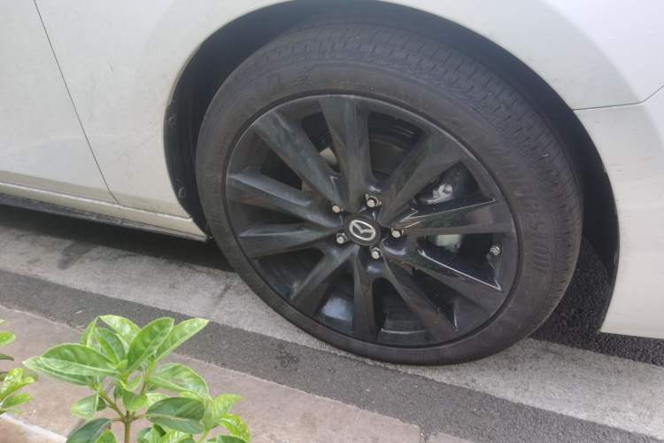 Used Mazda 3 Axela 2023 2.0L Automatic ZhiZhen Edition Right Front Wheel Hub