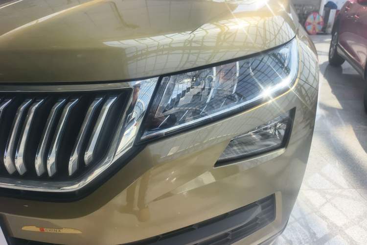 Used Skoda Kodiaq 2018 Facelifted TSI330 5-Seater Two-Wheel-Drive Comfort Edition
