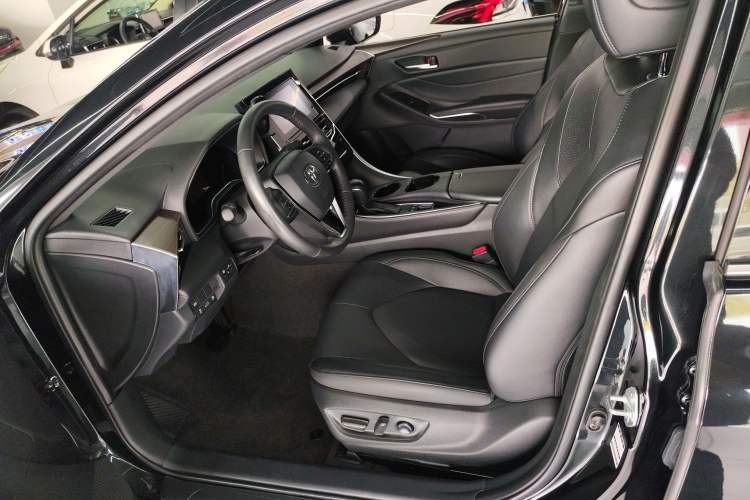 Used Toyota Avalon 2023 2.0L Premium Edition Left Front Seat