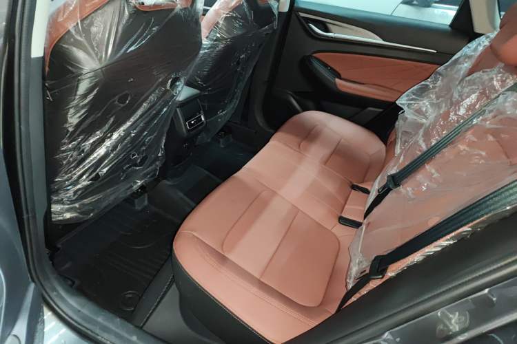 Used CHANGAN Eado 2025 PLUS 1.4T Dual-Clutch High-Energy Version
