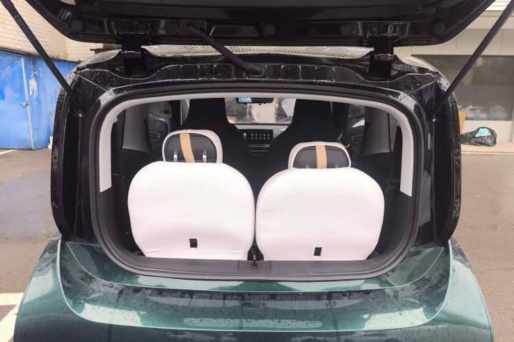 Used Baojun KiWi EV 2023 Smart Luxury Edition Lithium Iron Phosphate Trunk