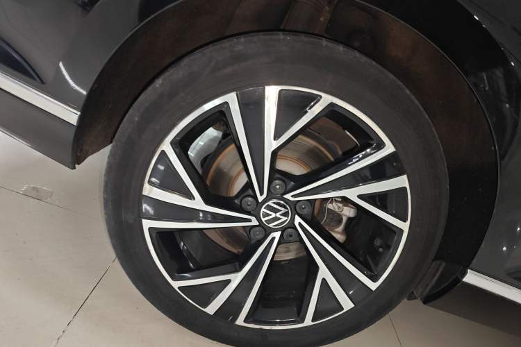 Used Volkswagen Magotan 2020 330TSI DSG Luxury Edition Right Rear Wheel Hub