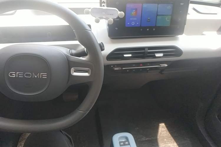 Used Geely Galaxy Panda 2024 Panda Mini 200km Endurance Bear
