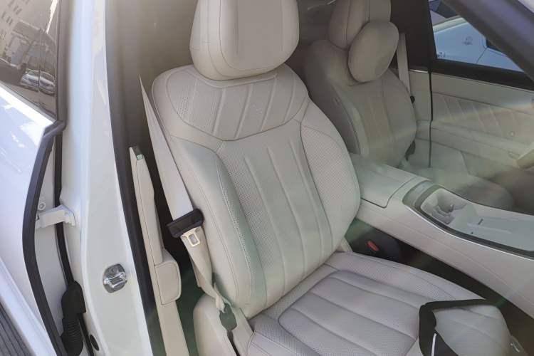 Used ONVO Luxeed L90 2025 Model—Ultra Six-Seater Version