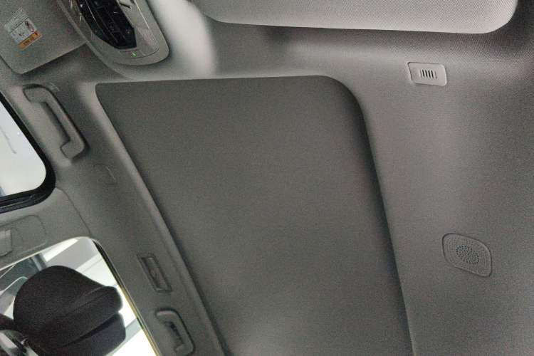 Used EXEED Lanyue 2023 400T Four-Wheel Drive Star Prestige 7-Seater Headliner