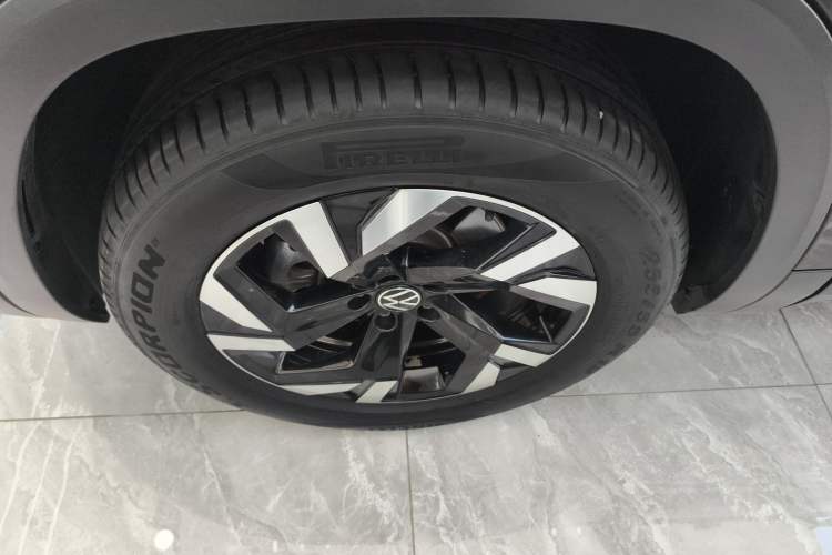 Used Volkswagen Teramont 2021 380TSI Four-Wheel Drive Prestige Luxury Edition Left Front Wheel Hub