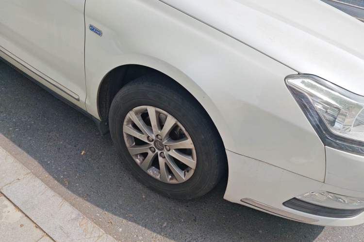 Used Citroen C5 2014 1.6T Automatic Luxury Model Right Front Wheel Hub