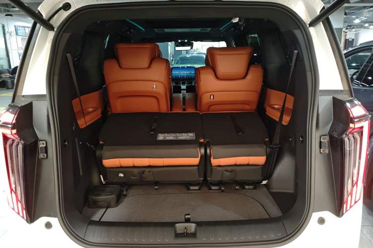 Used GAC Trumpchi Xiangwang M8 2025 Kunkun Series Ultra First-Class Cabin