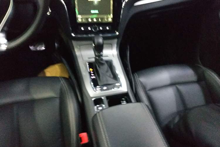 Used Roewe RX5 2016 20T Two-Wheel Drive Automatic Internet Smart Edition