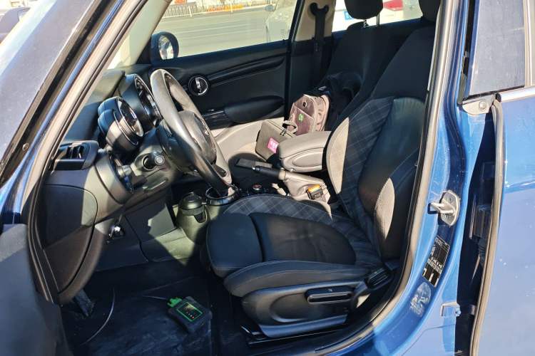 Used MINI MINI 2016 1.5T COOPER Five-Door Edition