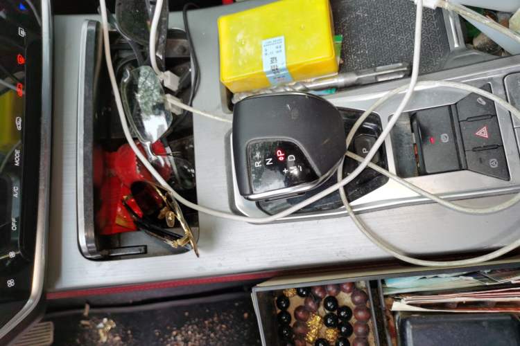 Used JETOUR X70S 2023 1.5T DCT Glory Edition 7-Seater Gear Lever