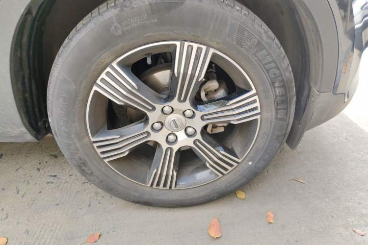 Used Volvo XC40 2021 T3 Zhiyuan Luxury Edition Right Front Wheel Hub