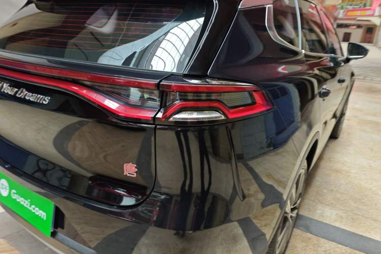 Used BYD Tang 2018 2.0T Automatic Smart Connect Prestige 7-Seater China V Standard Right Rear Taillight