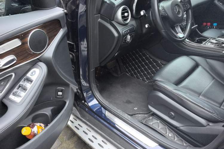 Used Mercedes-Benz GLC 2018 Facelift GLC 260 4MATIC Luxury Edition
