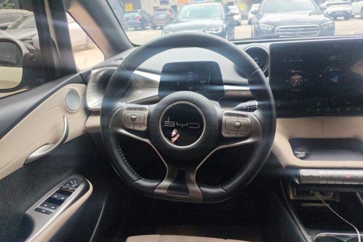 Used BYD Dolphin 2023 420 km Free Version
