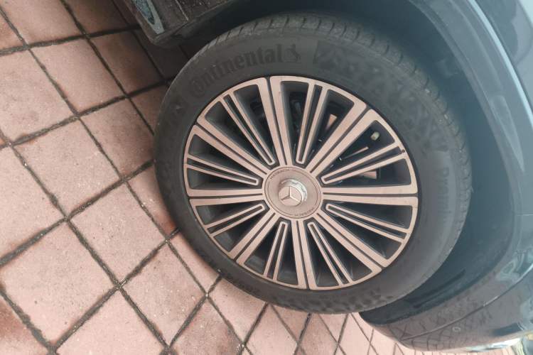 Used Mercedes-Benz Maybach GLS 2021 GLS 480 4MATIC Right Front Wheel Hub