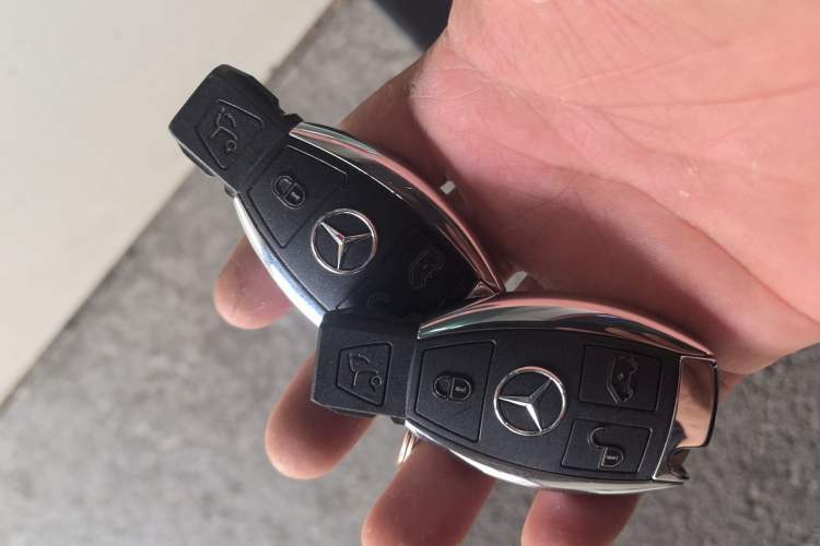 Used Mercedes-Benz V-Class 2020 V 260 Avantgarde Edition Vehicle Key