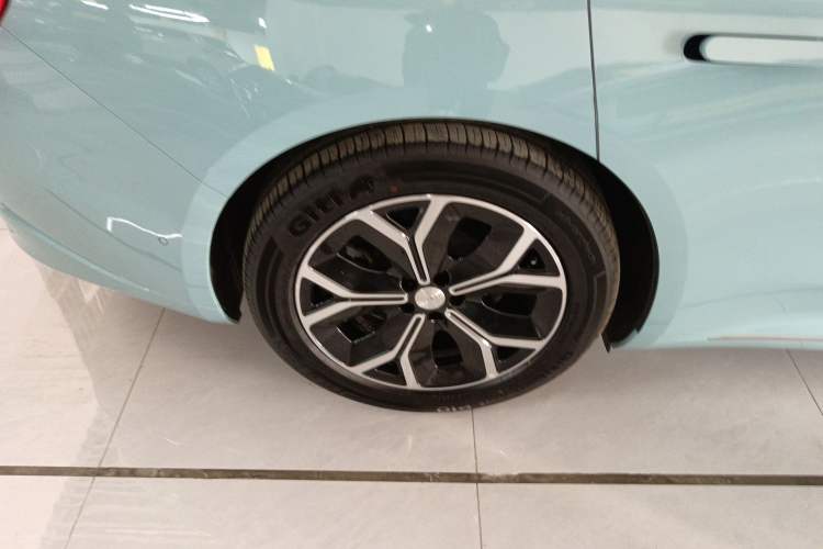 Used Hima Luxeed S7 2025 705 km Pro
