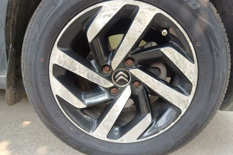 Used Citroen C3-XR 2015 1.6L Automatic Pioneer Model Right Front Wheel Hub