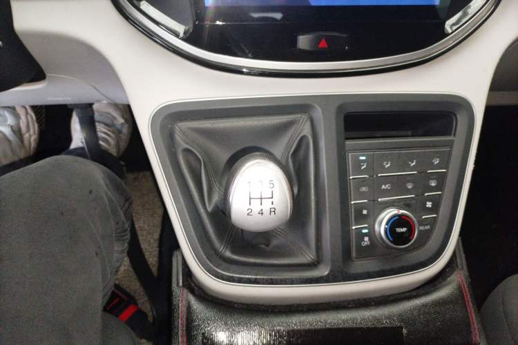 Used JAC Refine M4 2021 2.0L Manual Commercial Edition Gear Lever