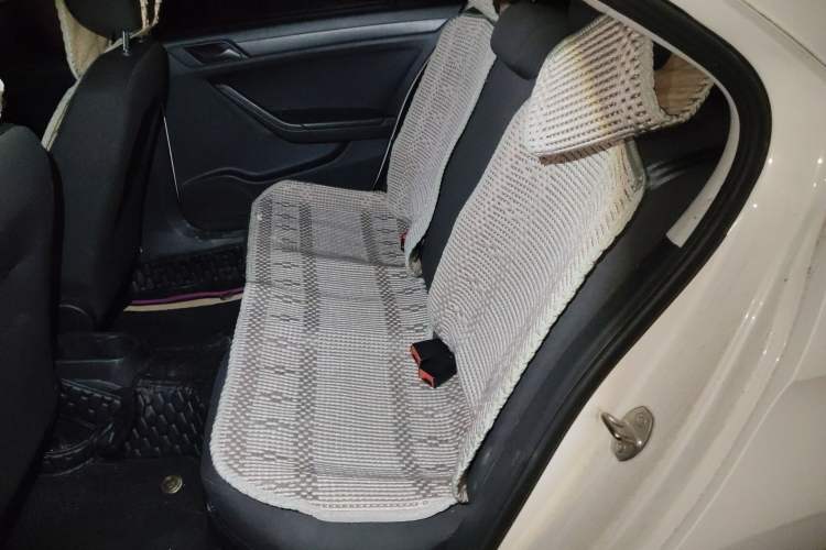 Used Volkswagen Jetta 2015 1.6L Manual Fashion Edition