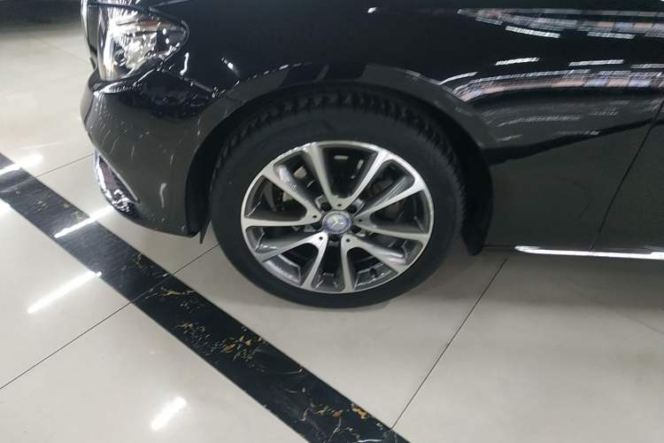 Used Mercedes-Benz E-Class 2016 E 200 L Left Front Wheel Hub