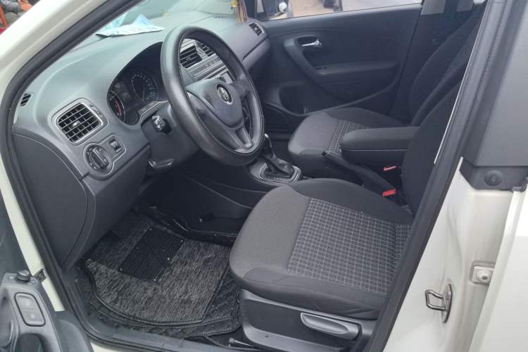 Used Volkswagen Polo 2014 1.6L Automatic Comfort Edition
