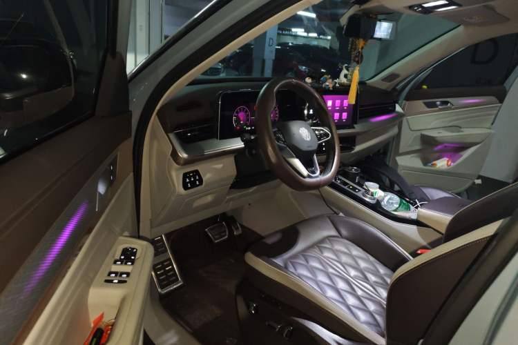 Used Volkswagen Tavendor 2023 380TSI Four-Wheel Drive R-Line First Edition Driver Seat