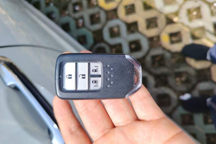 Used Honda Odyssey 2018 2.4L Luxury Edition Vehicle Key