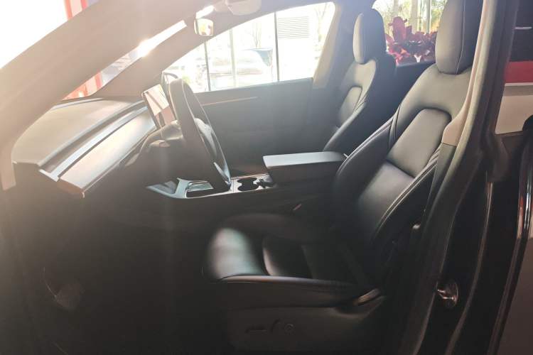 Used Tesla Model Y 2021 Long-Range All-Wheel-Drive Version