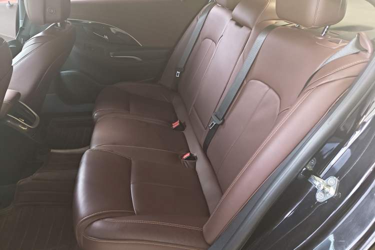 Used Buick LaCrosse 2013 2.4L SIDI Elite Comfort Version Left Rear Seat