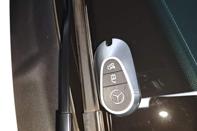 Used Mercedes-Benz C-Class 2023 Restyled C 260 L Sport Edition Vehicle Key