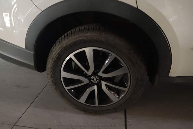 Used Dongfeng Fengon 580 2017 1.5T CVT Luxury Model Exterior 5