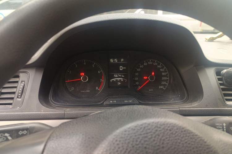 Used Volkswagen Lavida 2013 Revised Classic 1.6L Automatic Fashion Edition Instrument Cluster