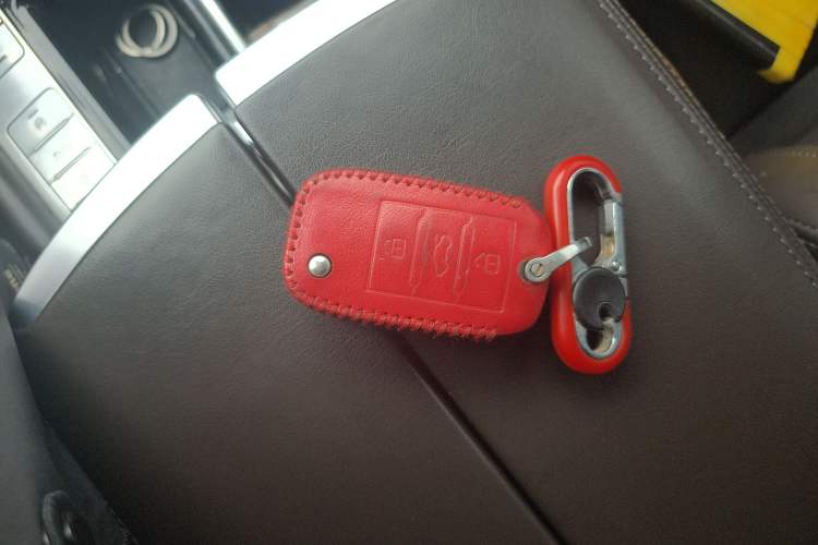 Used Roewe RX8 2018 30T Smart Connectivity Two-Wheel Drive Supreme Edition