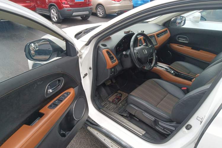 Used Honda Vezel 2015 1.8L CVT 2WD Luxury Model