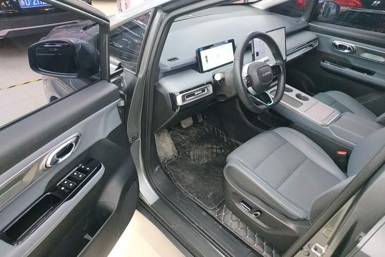 Used AION Y 2023 Plus 510 Smart Edition