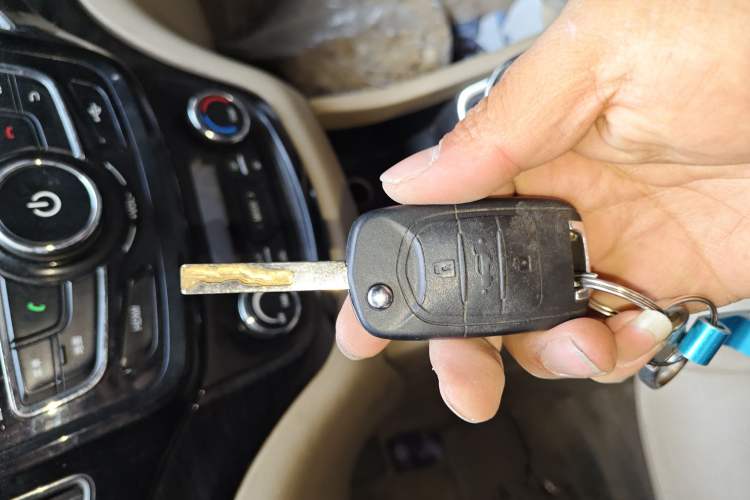 Used Baojun 730 2014 1.5L Manual Luxury Navigation ESP Version 7 Seats
