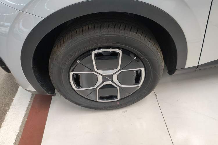 Used AION UT 2025 330 Starlight Edition Left Front Wheel Hub